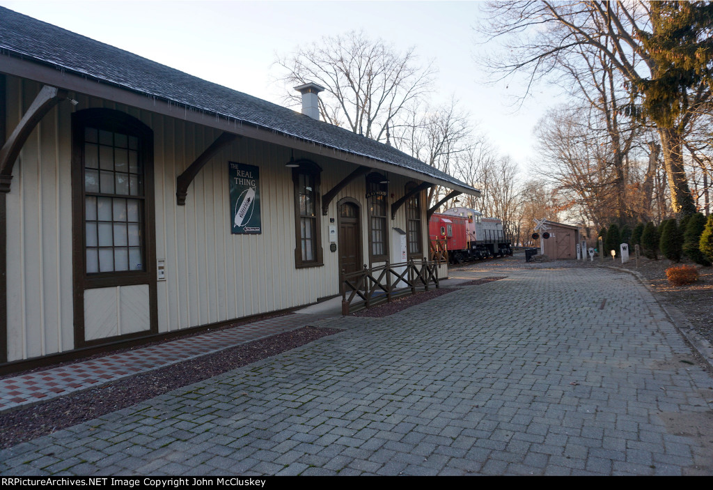 Maywood Station